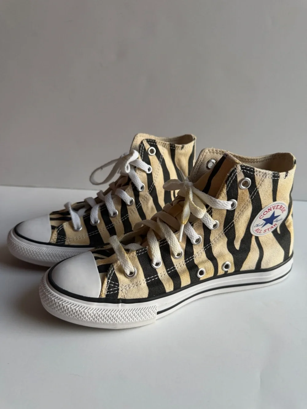 Converse All Star Kids High-Top Zebra Stripe Sneakers tennis shoes sz 3 5 35